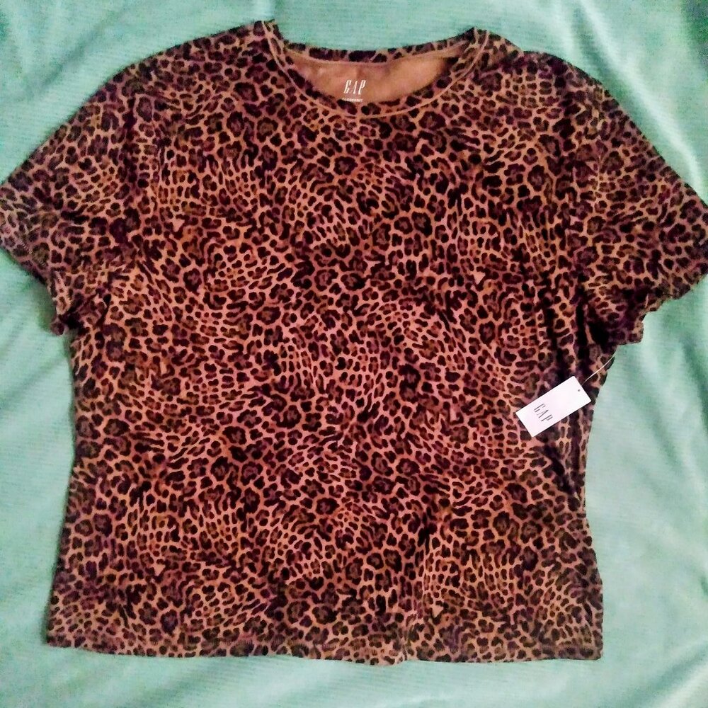 GAP Snug-Fit Leopard Print Tee